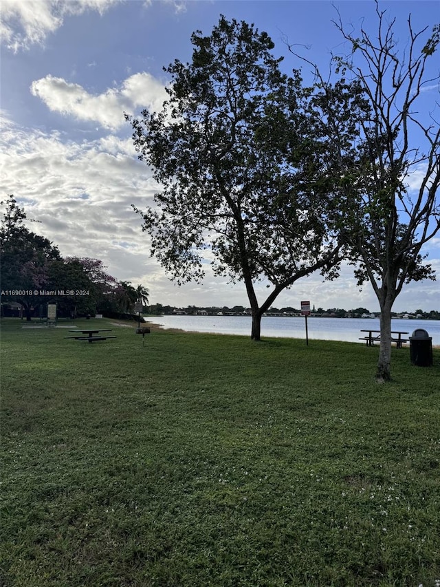 view of yard with a water view