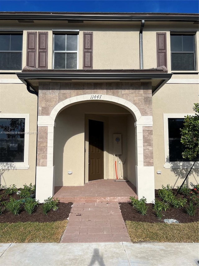 view of property entrance