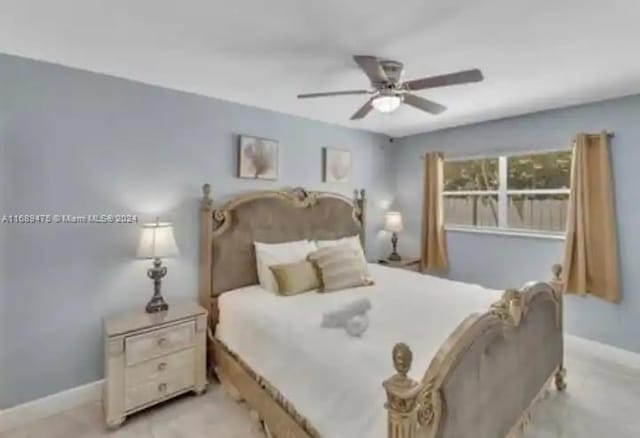 bedroom with ceiling fan