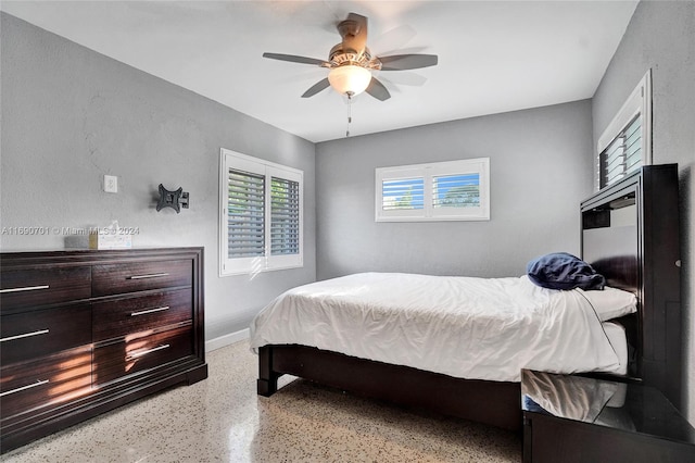 bedroom with ceiling fan