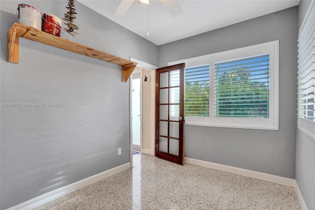 empty room with ceiling fan