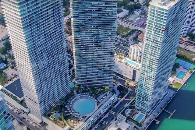bird's eye view featuring a view of city