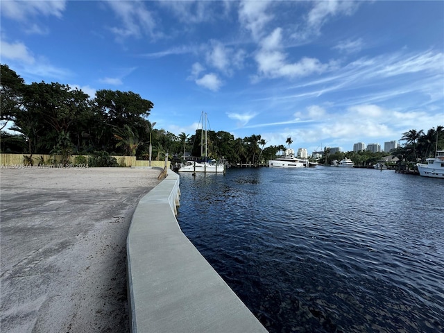 Listing photo 2 for 700 SW 12th Ave, Fort Lauderdale FL 33312