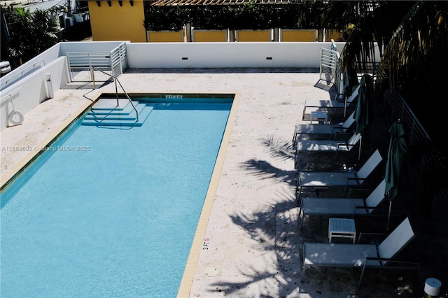 view of swimming pool