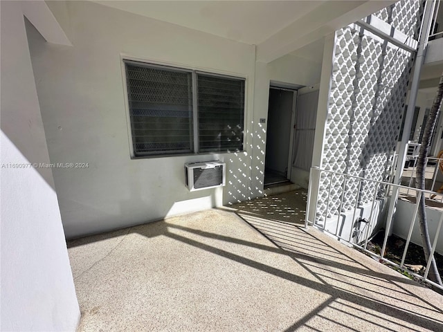 641 Espanola Way Unit 6, Miami Beach, FL 33139 - view of patio / terrace featuring a wall mounted AC