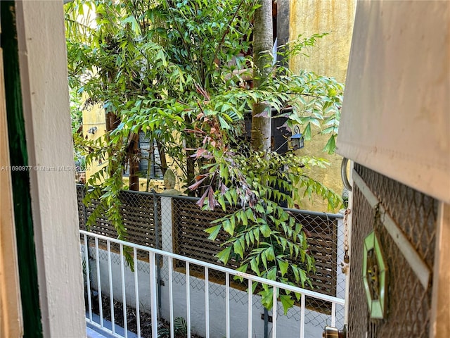 641 Espanola Way Unit 6, Miami Beach, FL 33139 - view of balcony