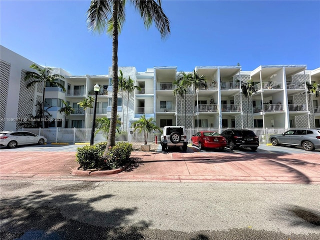 641 Espanola Way Unit 6, Miami Beach, FL 33139 - view of apartment building / complex featuring uncovered parking