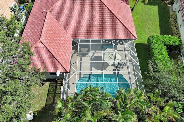 aerial view of property and surrounding area