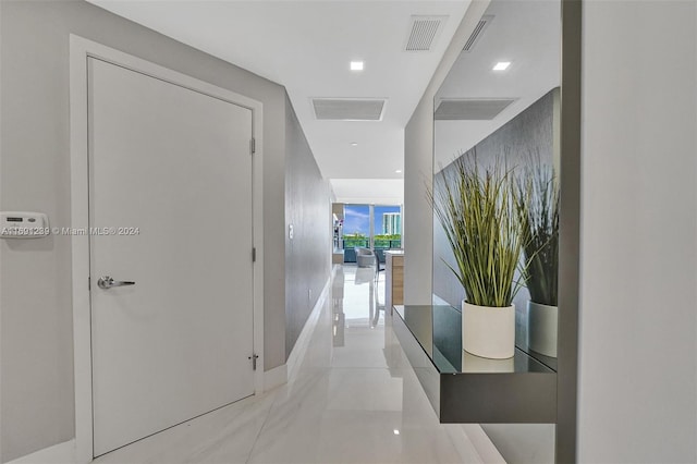 16385 NE Biscayne Blvd Unit 307 2Parking, North Miami Beach, FL 33160 - view of hallway