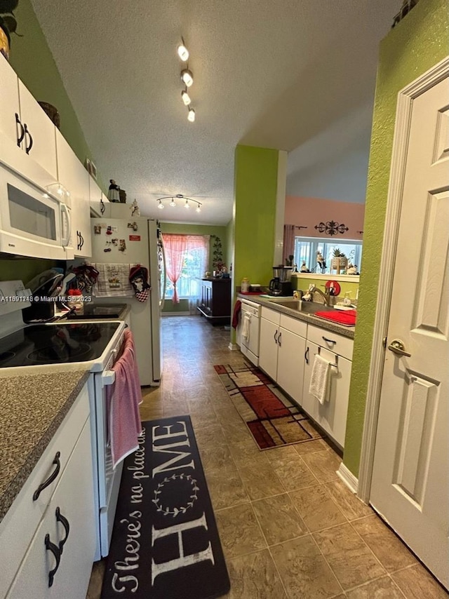 669 Sierra Cir, Davenport, FL 33837 - photo 16