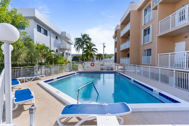 view of swimming pool