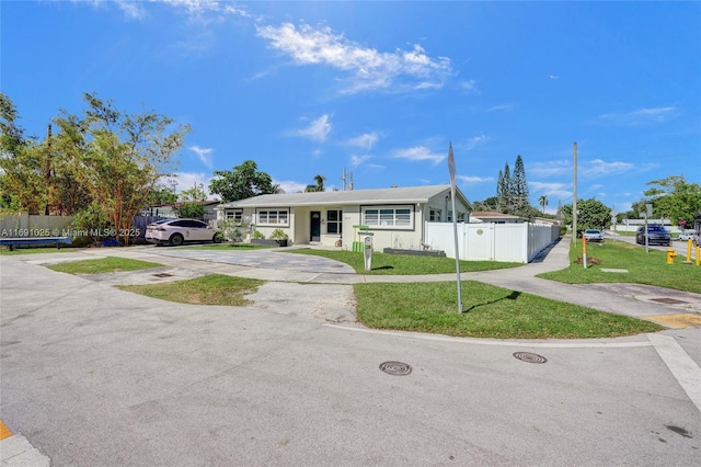 view of front of house with a front yard