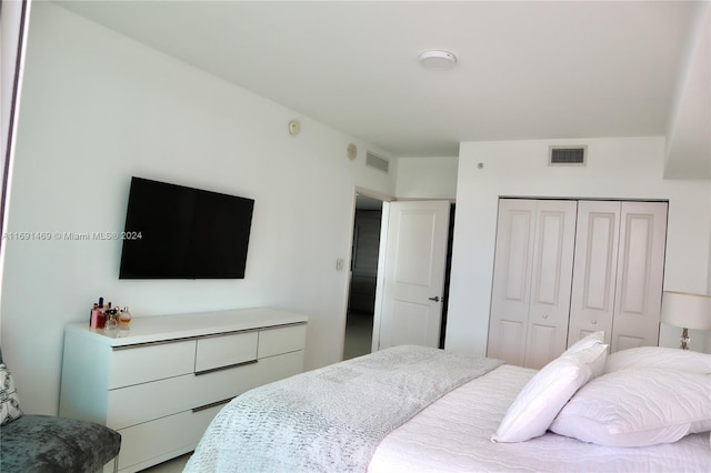 bedroom featuring a closet