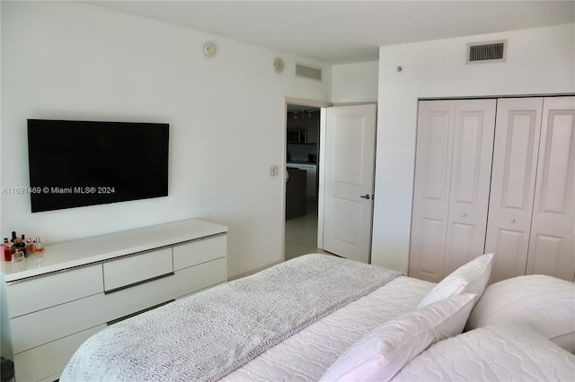 bedroom with a closet