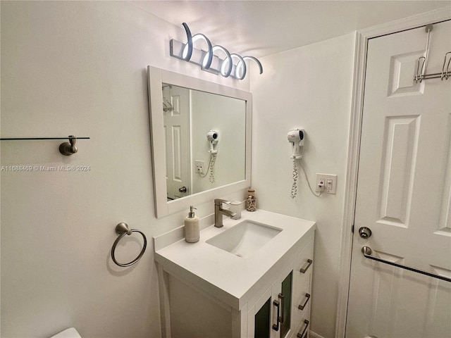 bathroom with vanity