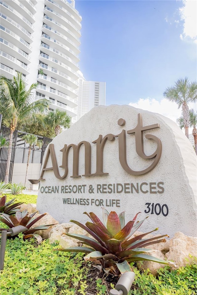 view of community / neighborhood sign