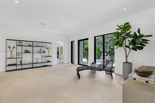 11150 Griffing Blvd, Biscayne Park, FL 33161 - sitting room featuring recessed lighting