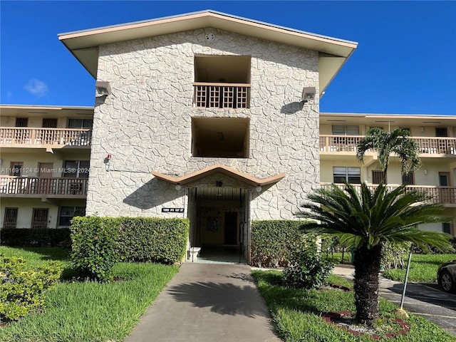 1395 NE 167th St Unit 315, Miami, FL 33162 - view of apartment building / complex