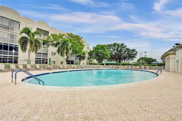 view of swimming pool