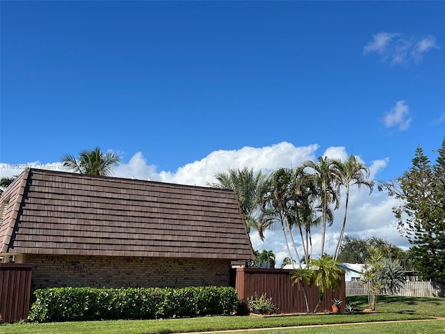 exterior space featuring a lawn