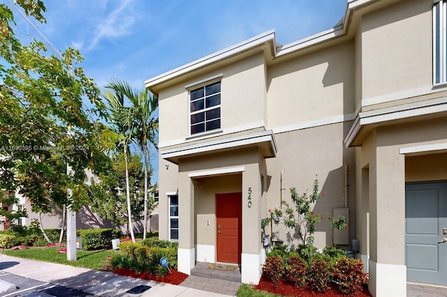 Listing photo 2 for 540 NE 5th Ter Unit 540, Florida City FL 33034