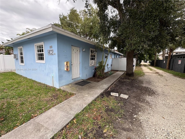 view of front of property