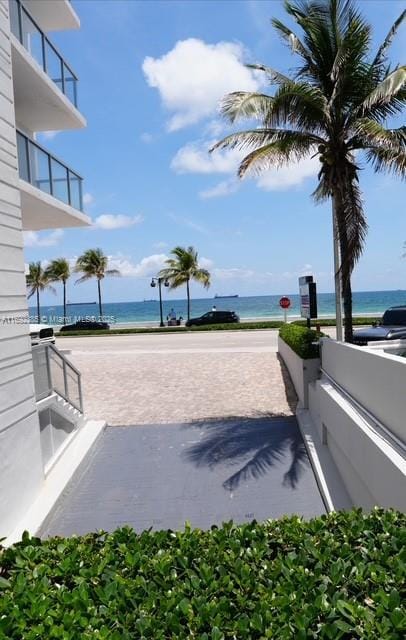 209 N Fort Lauderdale Beach Blvd Unit 7D, Fort Lauderdale, FL 33304 - view of property's community with view of water and beach