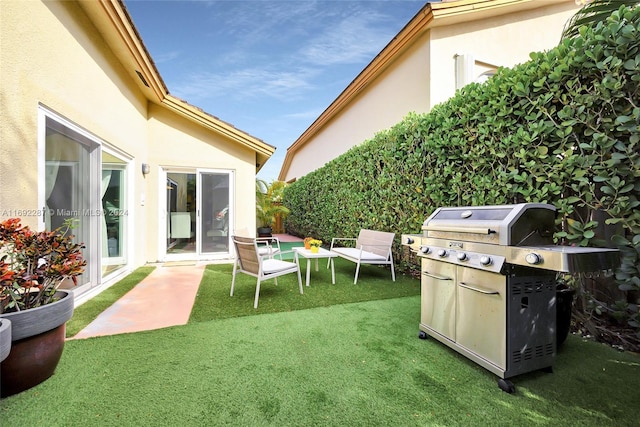 view of yard featuring a patio