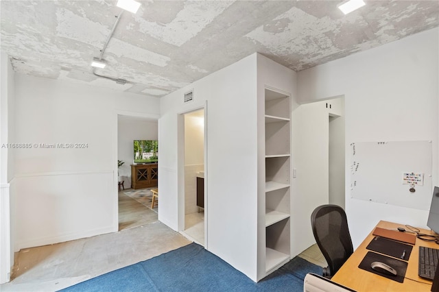 office with hardwood / wood-style floors