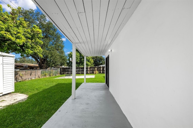 view of yard featuring a patio