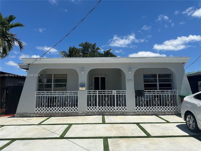 view of front of house featuring covered porch