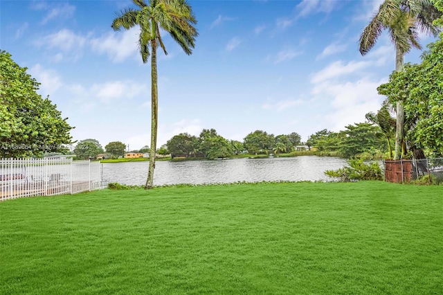 view of yard featuring a water view