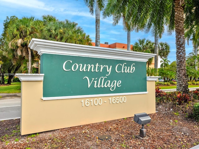 view of community / neighborhood sign