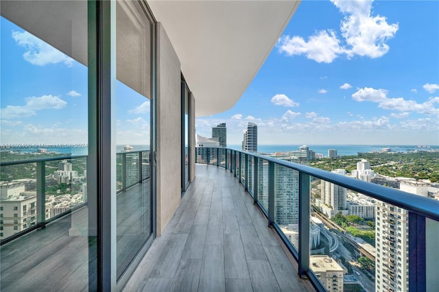 45 SW 9th St Unit 4306, Miami, FL 33130 - balcony featuring a city view and a water view