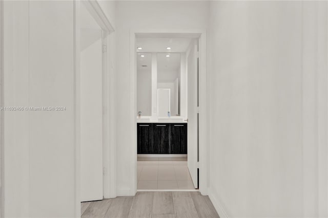45 SW 9th St Unit 4306, Miami, FL 33130 - hallway with baseboards and recessed lighting