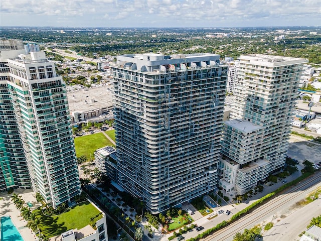 121 NE 34th St Unit Ph3217, Miami, FL 33137 - view of urban area featuring a pool