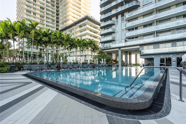 121 NE 34th St Unit Ph3217, Miami, FL 33137 - view of community pool