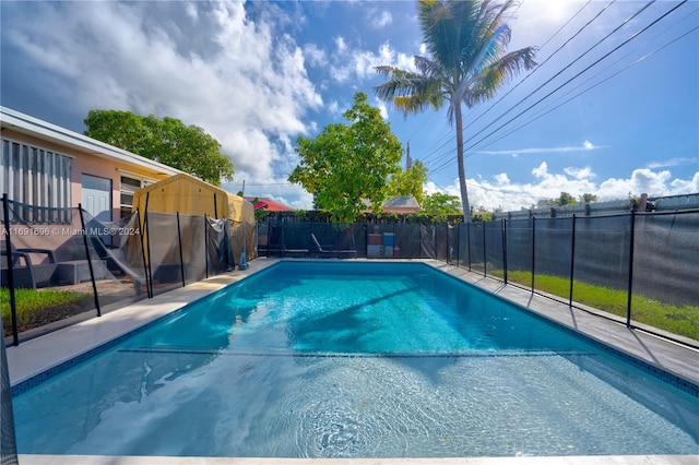 view of swimming pool