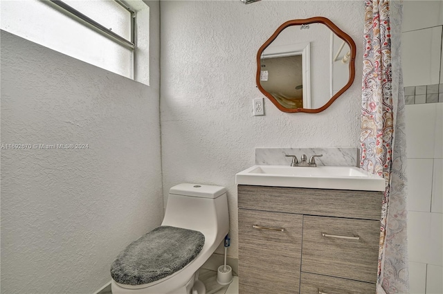 6525 Mayo St, Hollywood, FL 33023 - bathroom with a textured wall and vanity