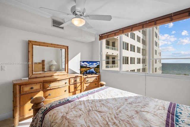 bedroom with ceiling fan