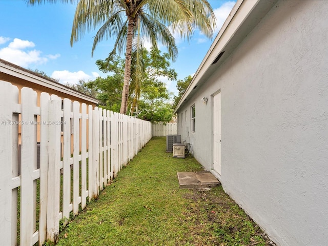 view of yard featuring cooling unit