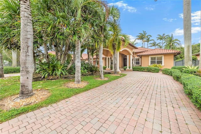 view of mediterranean / spanish-style home