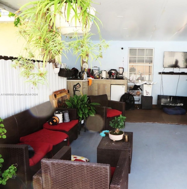 interior space featuring concrete flooring