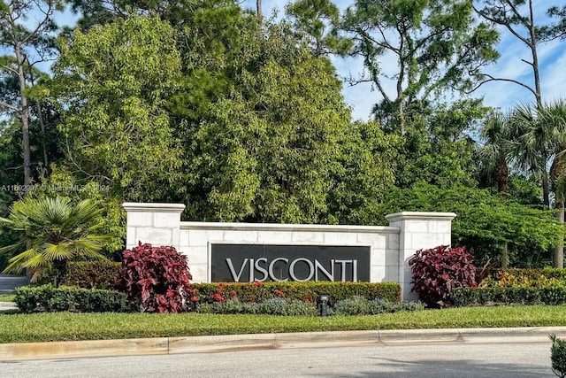 view of community / neighborhood sign