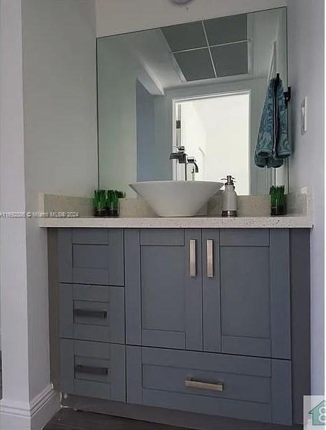 bathroom with vanity