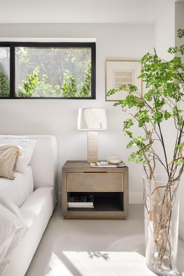 2000 S Bayshore Dr Unit 4, Coconut Grove, FL 33133 - view of sitting room