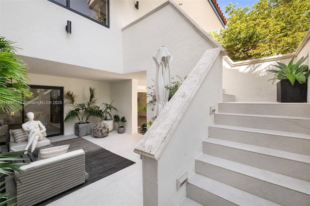 2000 S Bayshore Dr Unit 4, Coconut Grove, FL 33133 - view of stairway