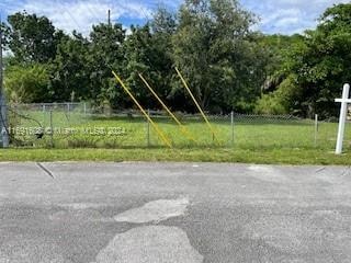 Listing photo 2 for 2467 NW 61st St, Miami FL 33142