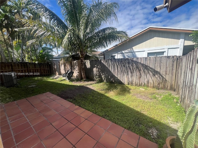 view of yard with a patio area