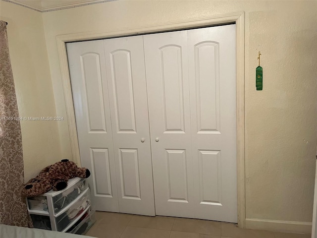 room details featuring tile patterned flooring